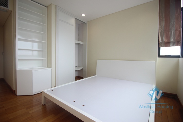 Beautiful apartment with 02 bedrooms for rent in Dolphin Plaza - My Dinh area